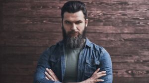 Jak dbać o brodę i wąsy? Pielęgnacja zarostu