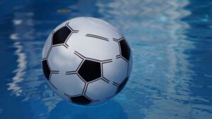 Piłka wodna - czym jest i na czym polega?