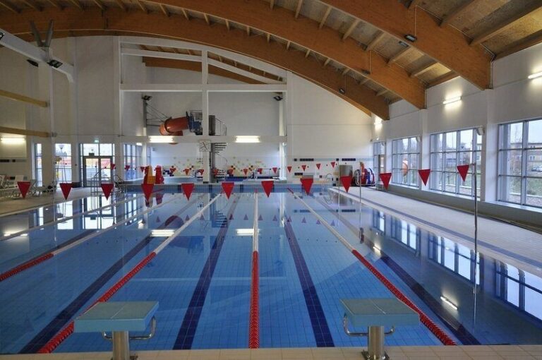 Pływanie synchroniczne - czym jest i na czym polega?